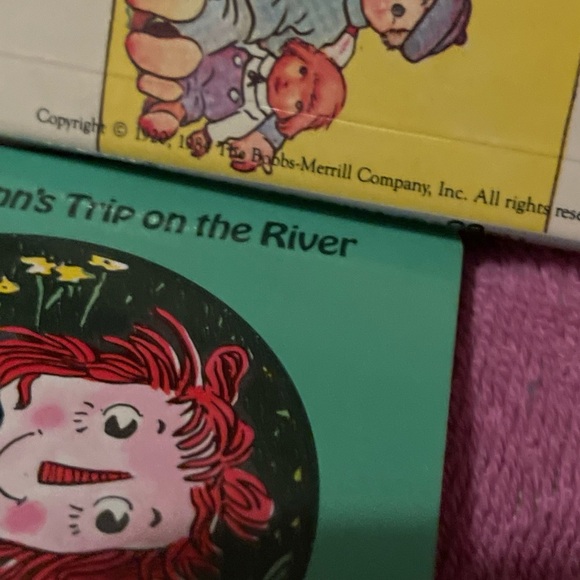 Classic Raggedy Ann and Andy Storybook Set - Picture 11 of 12